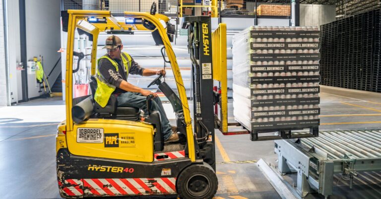 How to Become a Truck Driver in the U.S.: Complete Guide
