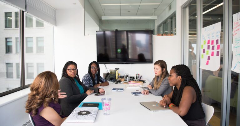 Operations Manager Career Guide: Skills, Experience & Jobs